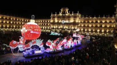 Dralion en la Plaza Mayor de Salamanca - Carrozas Rurro