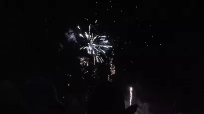 Fuegos artificiales en uno de los espectáculos de fuego creados por Carrozas Rurro
