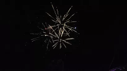 Fuegos artificiales en uno de los espectáculos de fuego creados por Carrozas Rurro