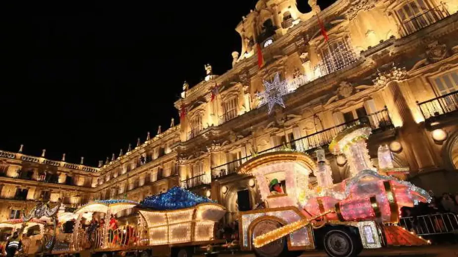 Tren Disney en la Plaza Mayor de Salamanca - Carrozas Rurro