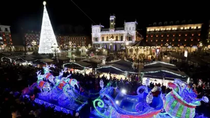 Trineo de Papá Noel en la Plaza Mayor de Valladolid - Carrozas Rurro