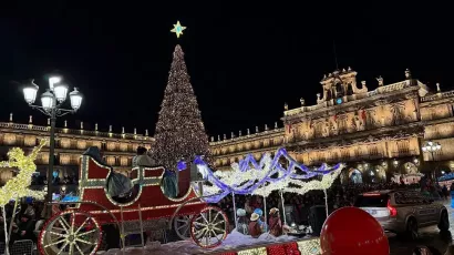 Carruaje de Hadas - Nueva calesa de Carrozas Rurro en la Plaza Mayor de Salamanca.