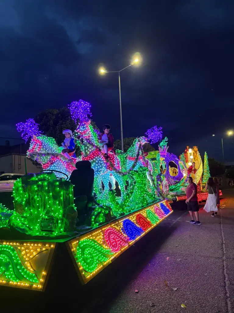 Una de nuestras carrozas en el desfile de carrozas de San Agustín en Toro - Carrozas Rurro